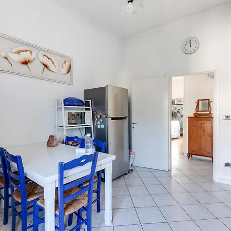- Stanza Singola-posto Auto-100 Mt Dal Mare